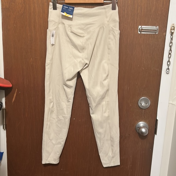 NWT Old Navy Ribbed Powersoft Leggings - Picture 5 of 8